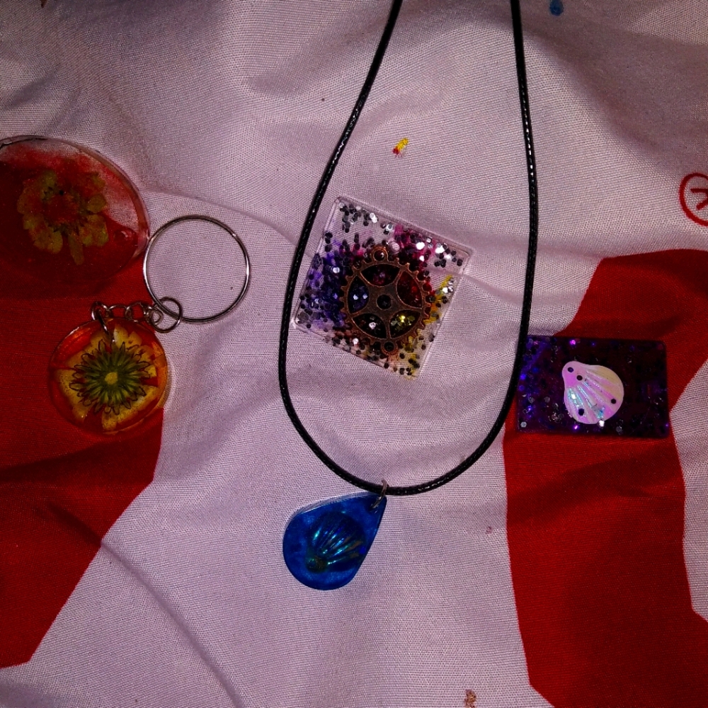 Necklaces,key chains,small boxes